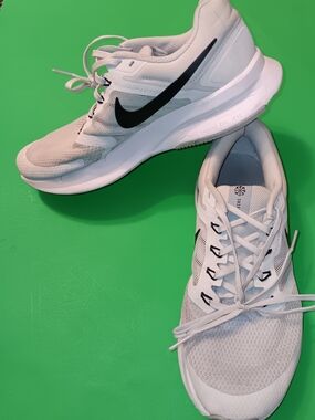 2023 Nike Run Swift 3 (FZ9666-005) White Running Shoes/Sneakers Men's Size 10